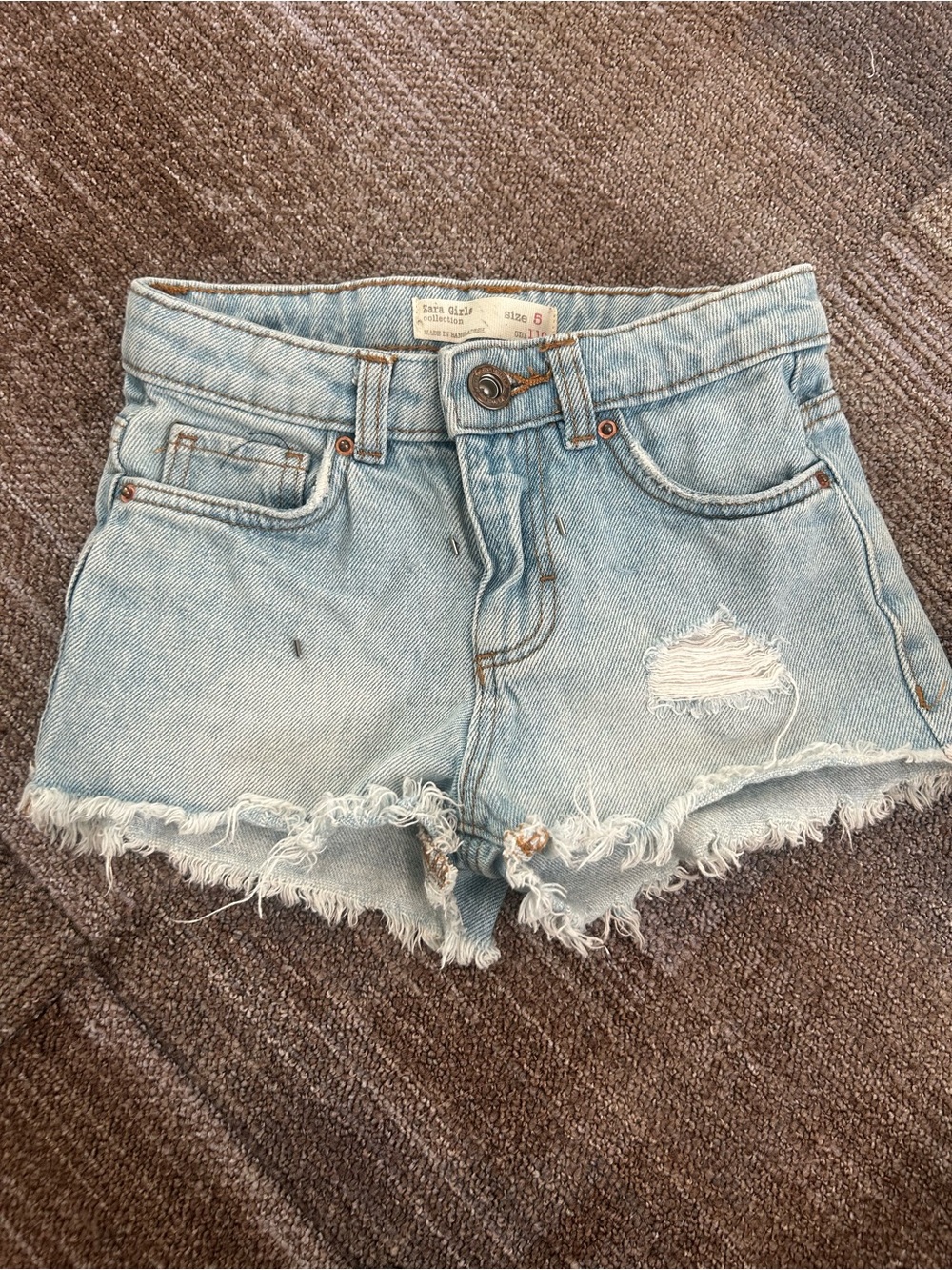 Zara Light Denim Distressed Frayed Hem Shorts with some sequence